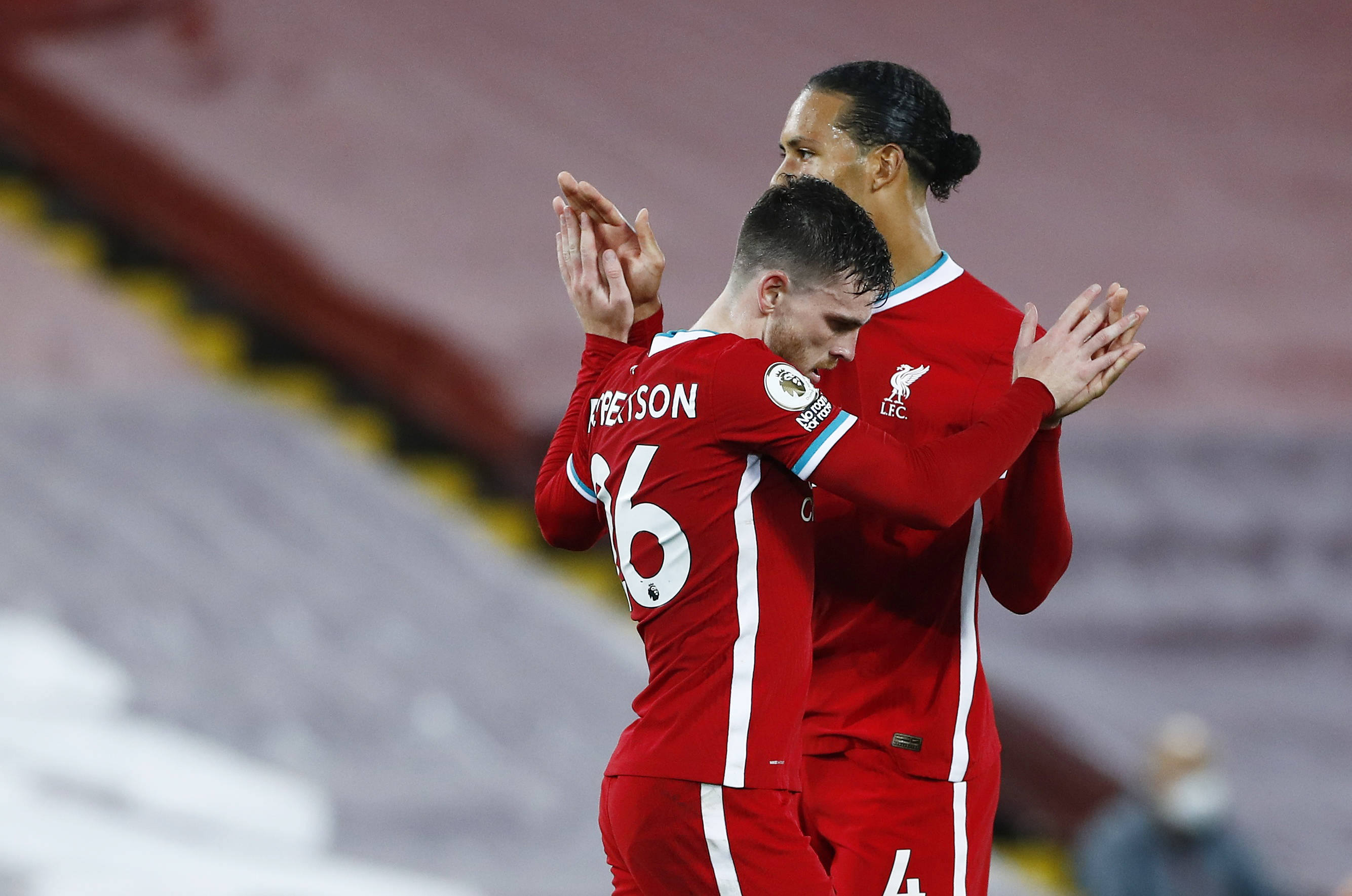 他所效力的 他所效力的