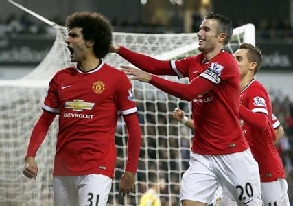 随着两名主 随着两名主